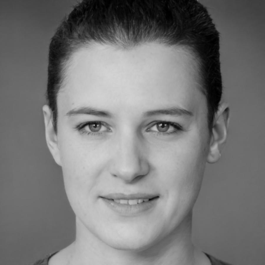 Instructrice experte en analyse financière